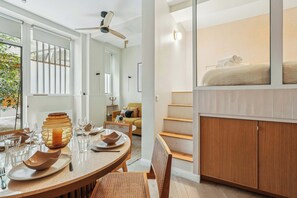 Dining - Modern & quiet flat- 1bdr 4P in the heart of Paris (Paris)