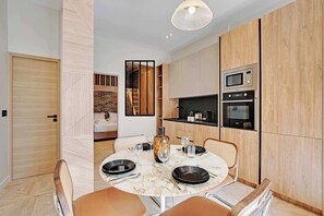 Dining - Modern flat - 1BR 5P - Sacre Coeur (Paris)