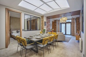 Dining - Exceptional 4BDR 10P apartment near Montmartre (Paris)