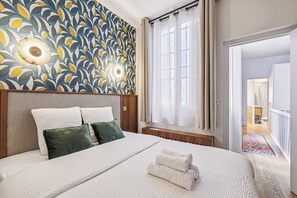 Iron/ironing board, WiFi, bed sheets - Central Apartment - 4BR 10P - Close to the Louvre (Paris)
