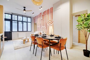 Dining - Modern flat - 2 bedrooms 7 people - Montmartre (Paris)