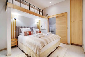 2 bedrooms, iron/ironing board, WiFi, bed sheets - Modern flat - 2 bedrooms 7 people - Montmartre (Paris)