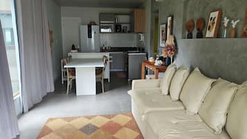 Lägenhet Basic | Vardagsrum | 32-tums smart-tv med digitalkanaler