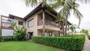 Basic Apartment | Exterior