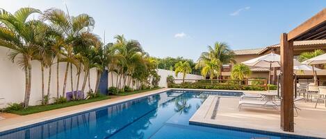 基本公寓 | 游泳池 | 室外游泳池