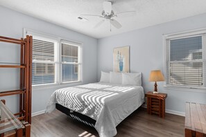 3 bedrooms, iron/ironing board, free WiFi, bed sheets - 3BR Cottage w/ Ocean Views & Free Linens Near Pier (Garden City Beach)
