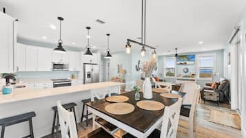 House, Ocean View, Beachfront | In-room dining