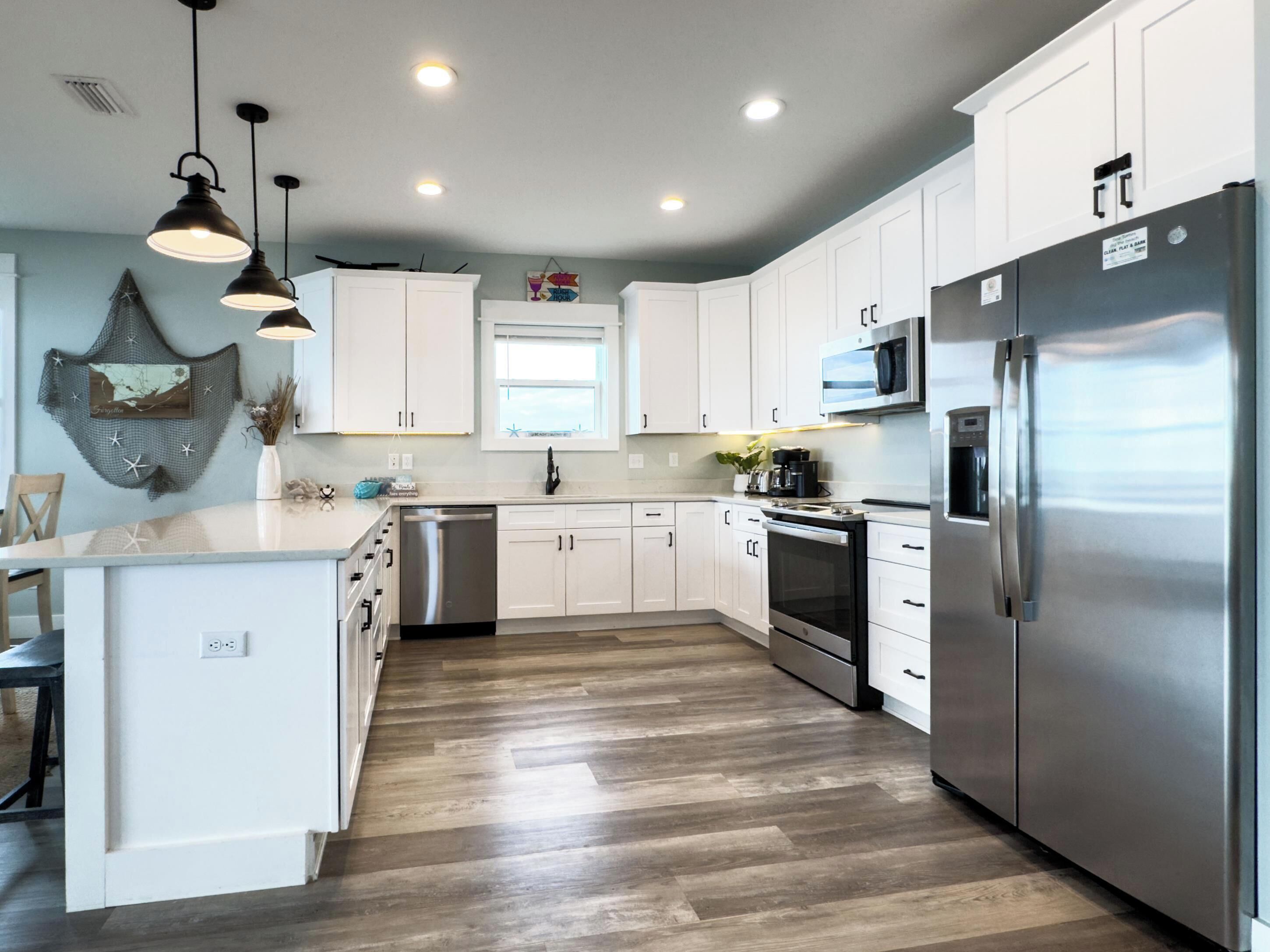 House, Ocean View, Beachfront | Private kitchen | Full-size fridge, microwave, oven, stovetop