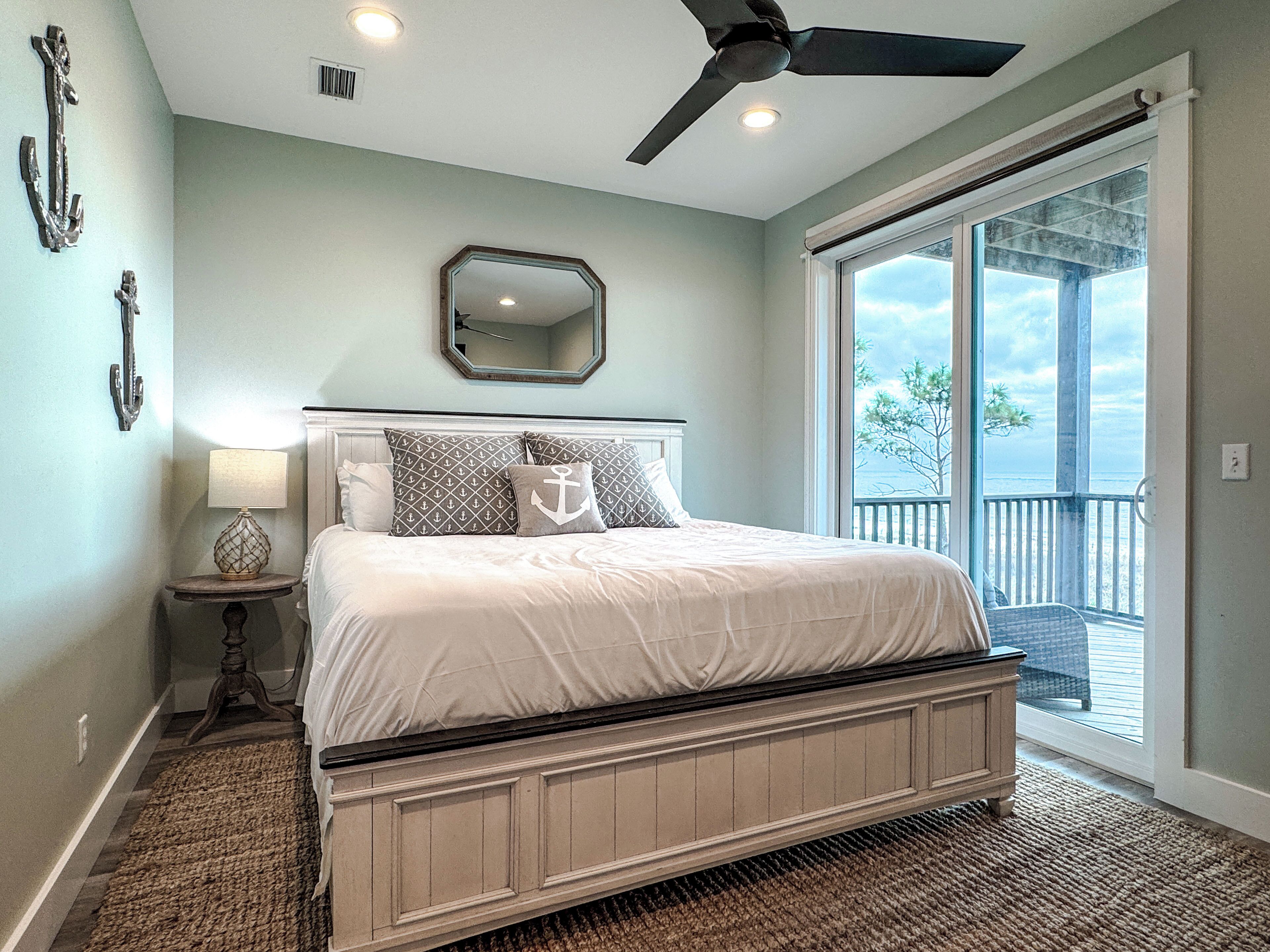 พื้นที่ทำงานแบบใช้แล็ปท็อป, เตารีด/โต๊ะรีดผ้า, Wi-Fi ฟรี