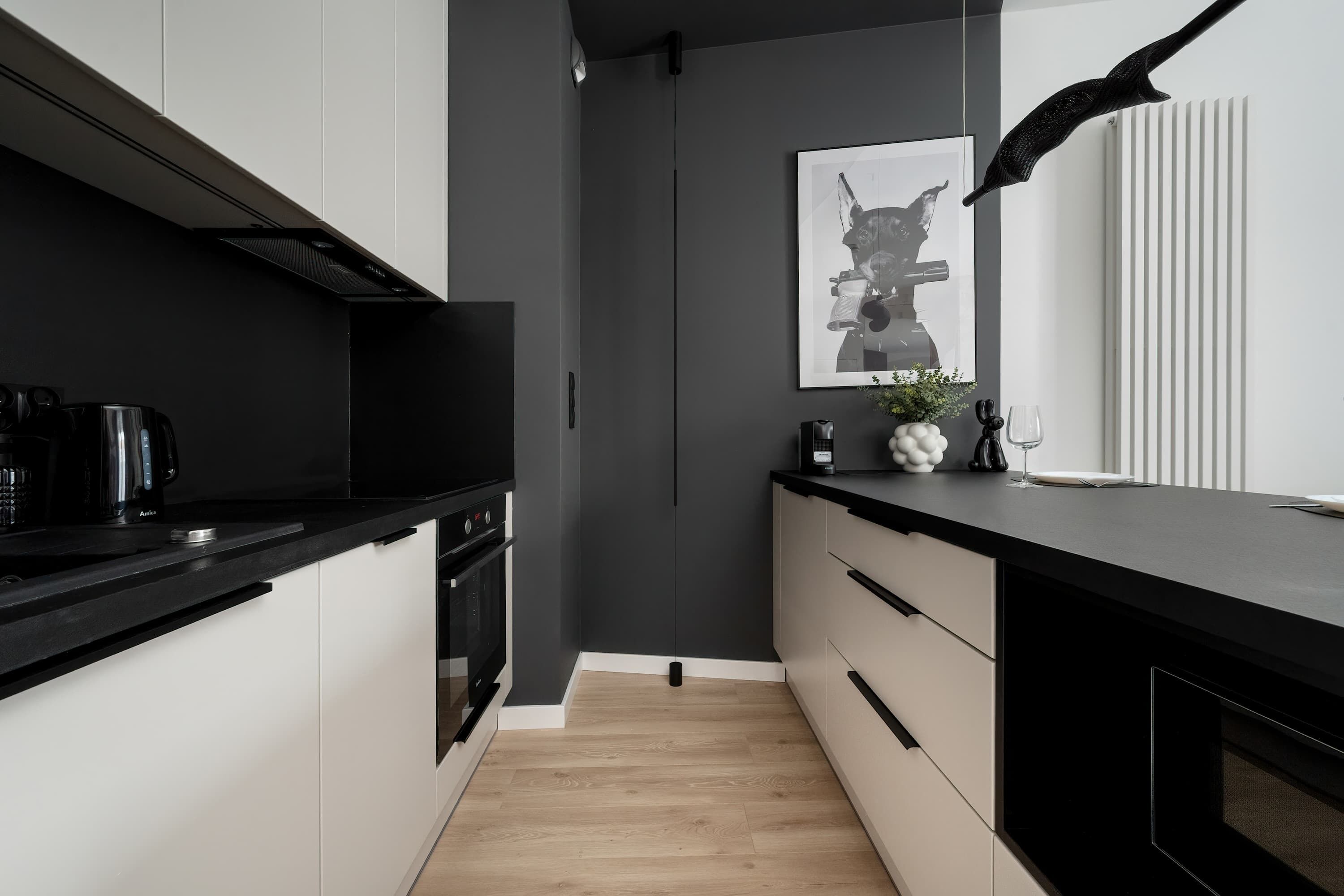 Réfrigérateur, micro-ondes, four, plaque de cuisson