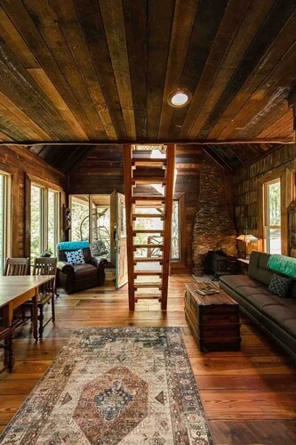 Fairytale Cabin on Lake Wedowee