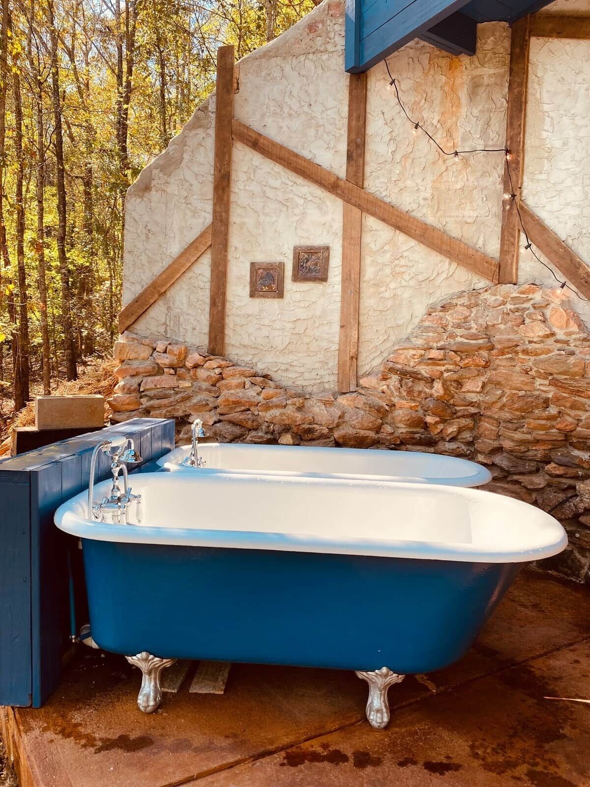 Bañera de hidromasaje al aire libre