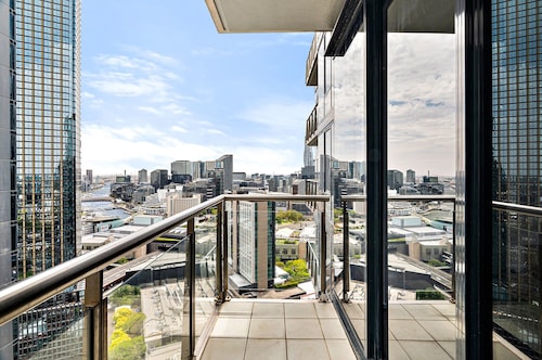 Stylish Southbank Apartment With On-site Parking
