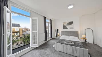 4 bedrooms, WiFi, bed sheets, wheelchair access