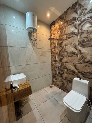 Standard Single Room, Courtyard View | Bathroom | Slippers, towels, soap, shampoo - Nurem Hotel & Resort (Dera Bassi)