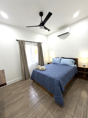2 habitaciones, tabla de planchar con plancha, wifi y ropa de cama