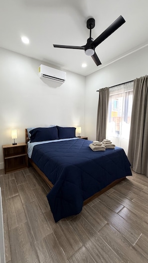 2 habitaciones, tabla de planchar con plancha, wifi y ropa de cama