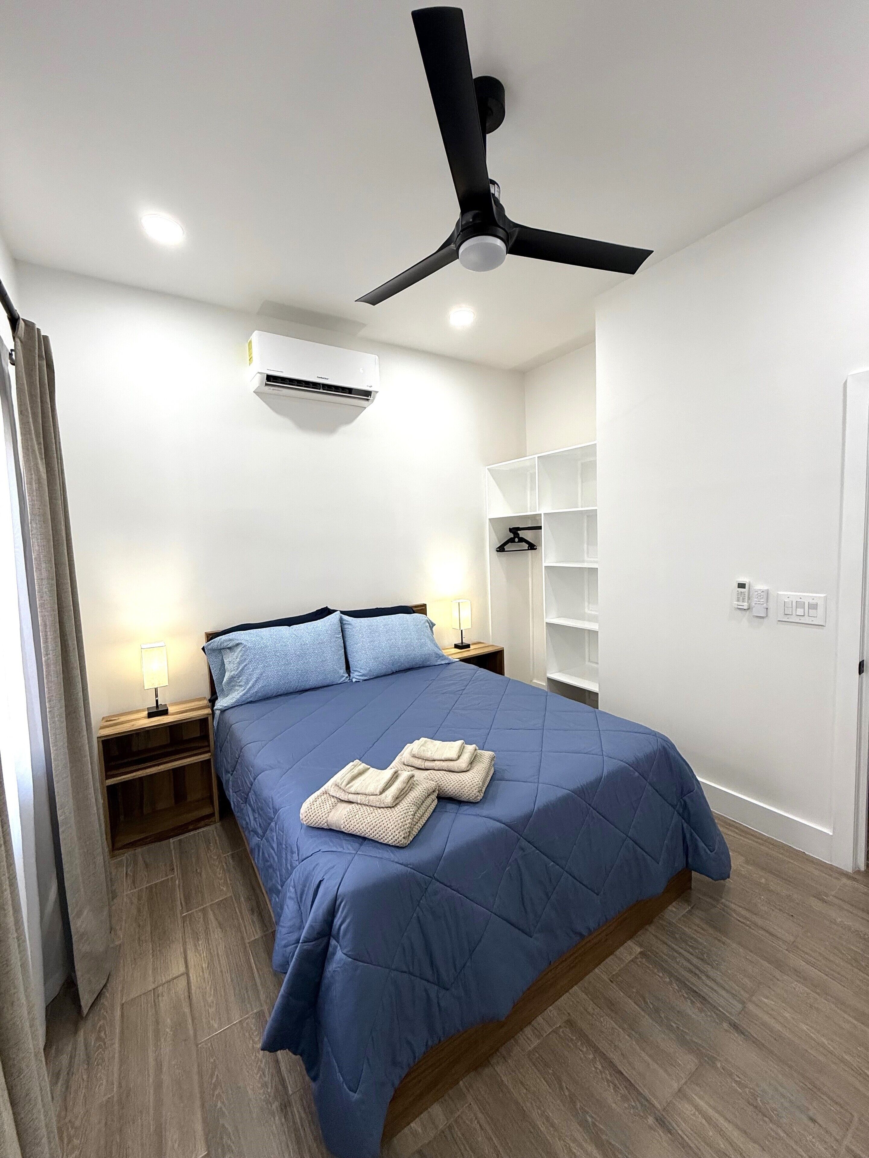 2 dormitorios, tabla de planchar con plancha, wifi y ropa de cama