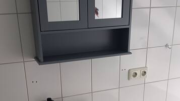 Handtücher, Seife, Toilettenpapier
