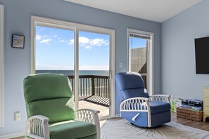 Smart TV - Beach Mountain #211 - 4 BR Oceanfront Surf City Townhome (Surf City)