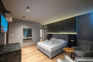 Suite, Balcony | Minibar, bed sheets - Ersa Luxury Rooms (Sarande)