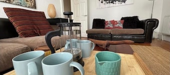 
Authentic designer and artistic house
Family friendly
Close to Anfield and city