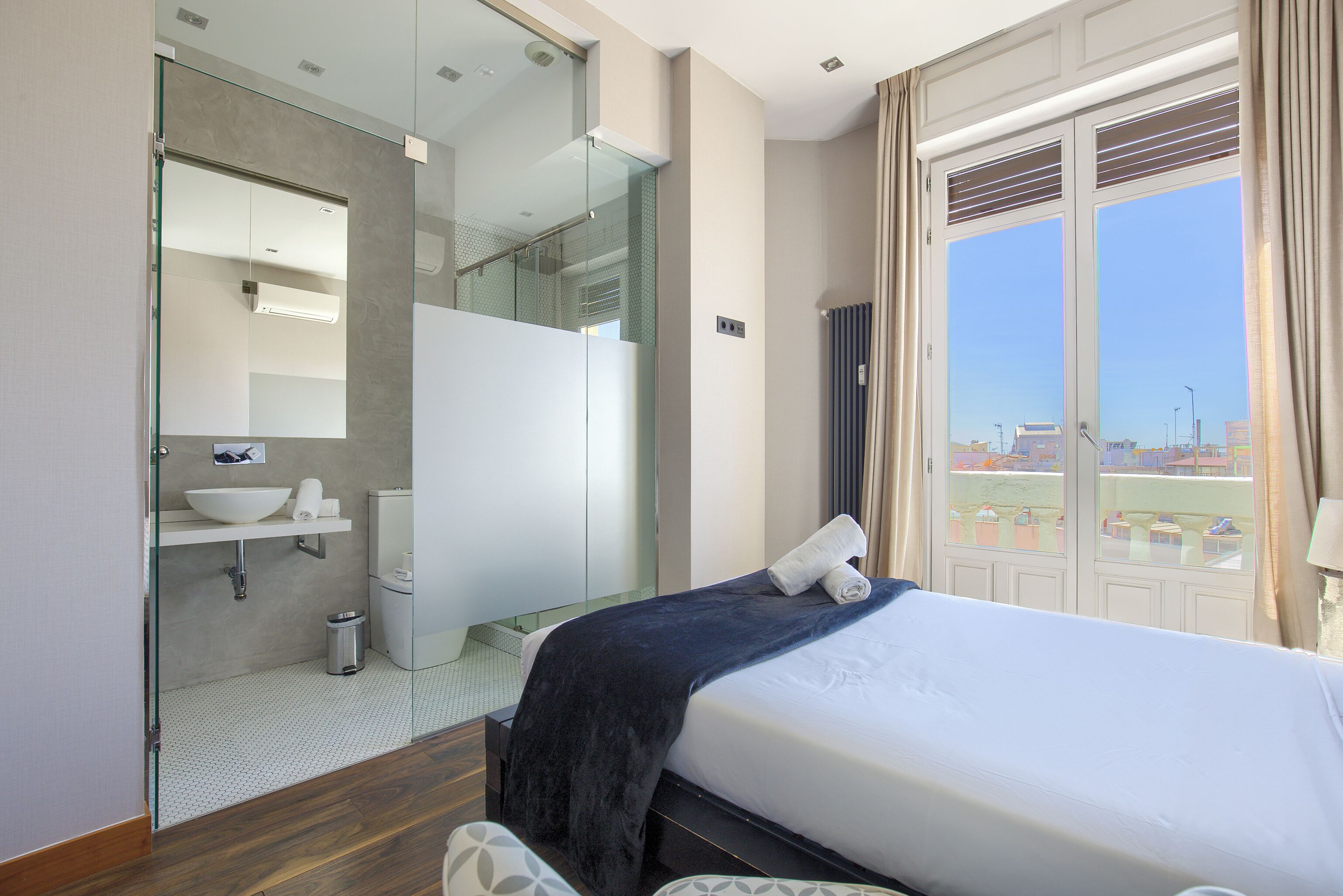 Apartment, 2 Bedrooms | Iron/ironing board, free WiFi