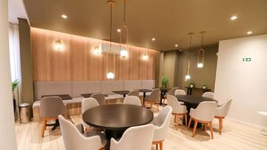 Suite | Tempat makan