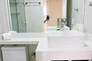 Suite | Bathroom - Get a Flat 1708 - Jardim Caravelas  (São Paulo)