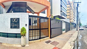 تفاصيل الفندق من الخارج