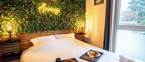 Fer et planche Ă repasser, Wi-Fi, draps fournis