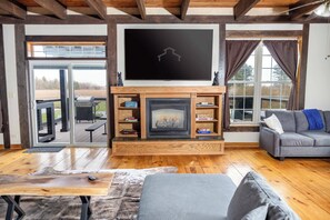 Smart TV, video games - Spacious 9-bedroom barn in enchanting Bristol with AC (Bristol)