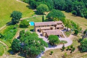Exterior - VILLA CERRETO - Seven Bedroom Villa, Sleeps 14 (Montalcino)