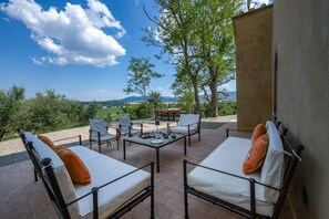 Terrace/patio - VILLA CERRETO - Seven Bedroom Villa, Sleeps 14 (Montalcino)