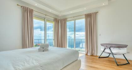 Skyline Villa by Holiday Rental Madeira