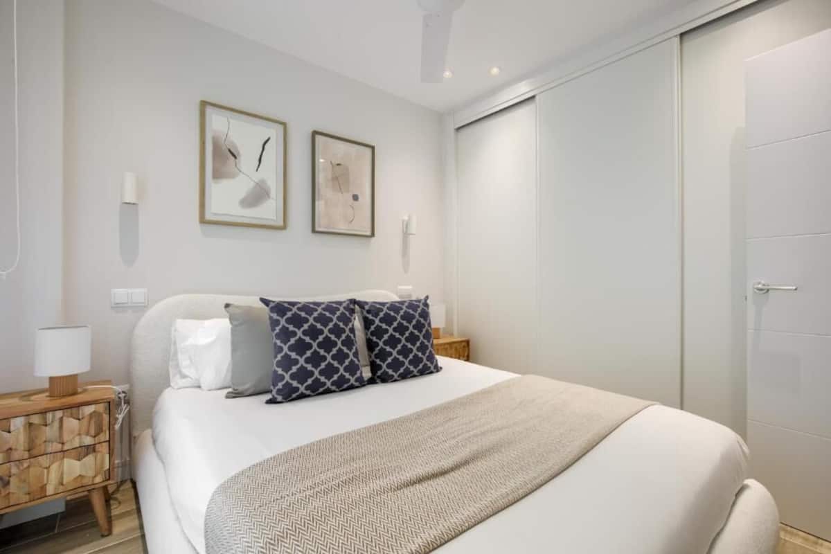 Appartement, 1 slaapkamer, keuken | Een strijkplank/strijkijzer, gratis wifi