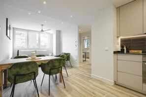 Huoneisto, 2 makuuhuonetta, mikroaaltouuni | Sisätilat