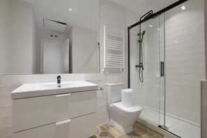 Appartement, 2 chambres | Salle de bain