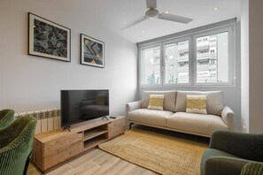 Apartment, 2 Bedrooms, Microwave | Living area - Dobo Madrid Pinar Aptos Temporales (Hortaleza)