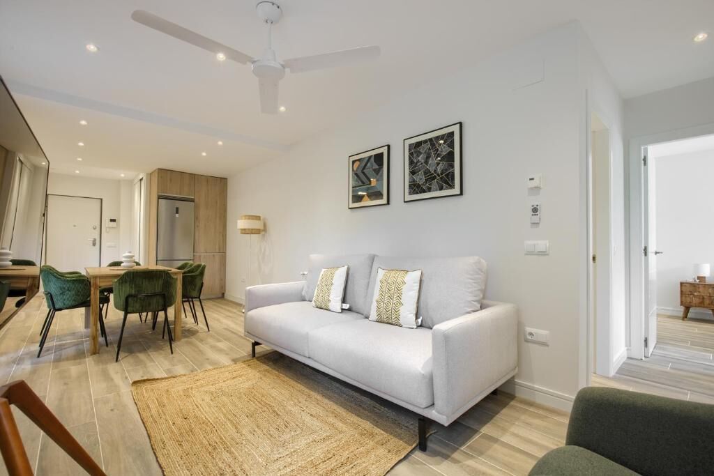 Standard-Apartment, 2 Schlafzimmer, Mikrowelle | Wohnbereich