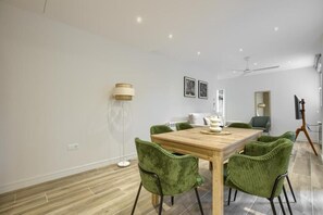 Standaard appartement, 2 slaapkamers, magnetron | Dineren
