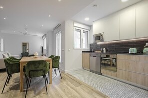 Private kitchen - Dobo Madrid Pinar Aptos Temporales (Madrid)