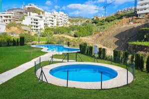 Pool - Two Bedroom Apartment to rent in Carvajal (Fuengirola)