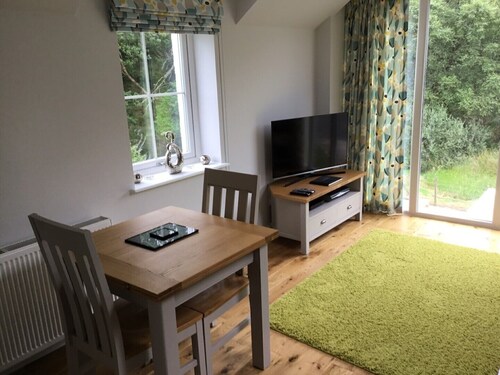 Cosy one bed cottage on secluded private road on the South shore of Loch Katrine