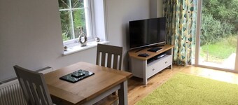 Cosy one bed cottage on secluded private road on the South shore of Loch Katrine