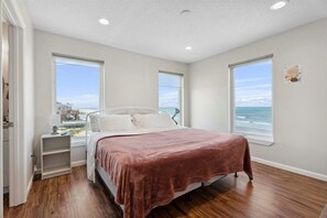 4 bedrooms, desk, iron/ironing board, travel cot - Oceanfront 4BR Beach House in South Ponte Vedra Beach with Direct Beach Access (South Ponte Vedra Beach)