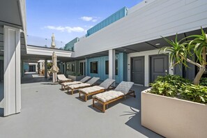 Terrace/patio - Coastal King Bed Villa, Steps from Beach, Parking! (San Diego)