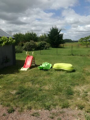 Children’s area - Gite de la Closerie – Independent Country House, Perfect for Families (Oisly)