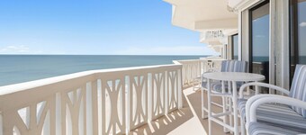 New listing! 3-bedroom. Ocean-Front, Corner Unit with Panoramic Views