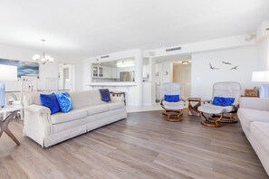 Smart TV, books - New listing! 3-bedroom. Ocean-Front, Corner Unit with Panoramic Views (Ormond Beach)
